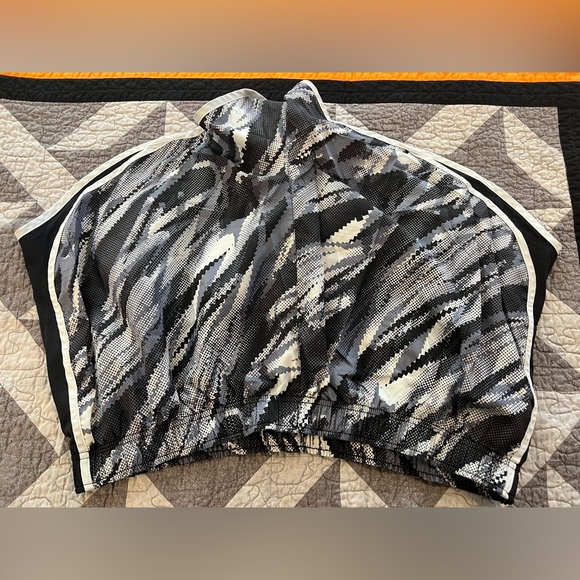 Nike Tempo Dri-Fit Shorts 2X Plus Printed Black and White. - Picture 3 of 4